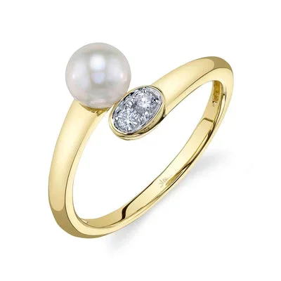 0.06CT DIAMOND & CULTURED PEARL RING