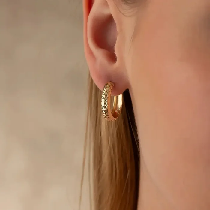 14K Solid Gold Diamond-Cut Huggie Hoop Earrings | 16mm Everyday Hoops for Women, 4.5mm Wide