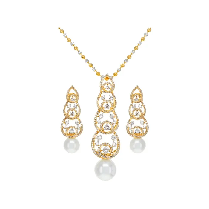 2.30Ct VVS/FG Diamond Pendant Set With Pearl in 18K Gold