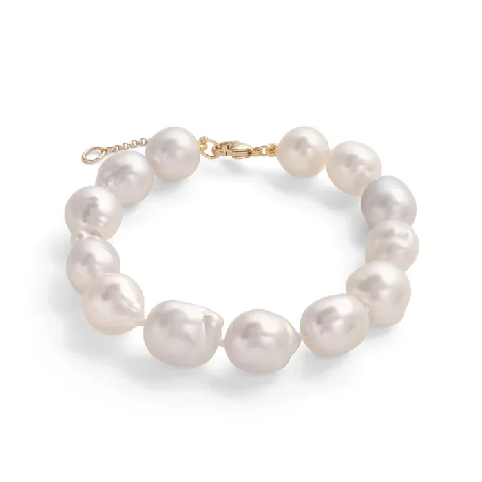 7.5-9″ Adjustable South Sea Silver and White Pearl Bracelet in Gold – 9-13mm