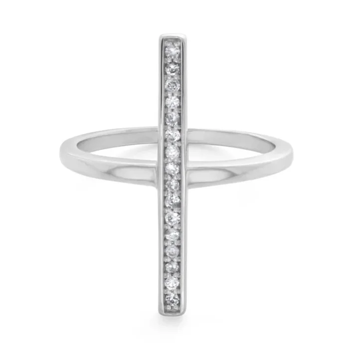 9ct White Gold Diamond Ring Set With 16 Brilliant Diamonds