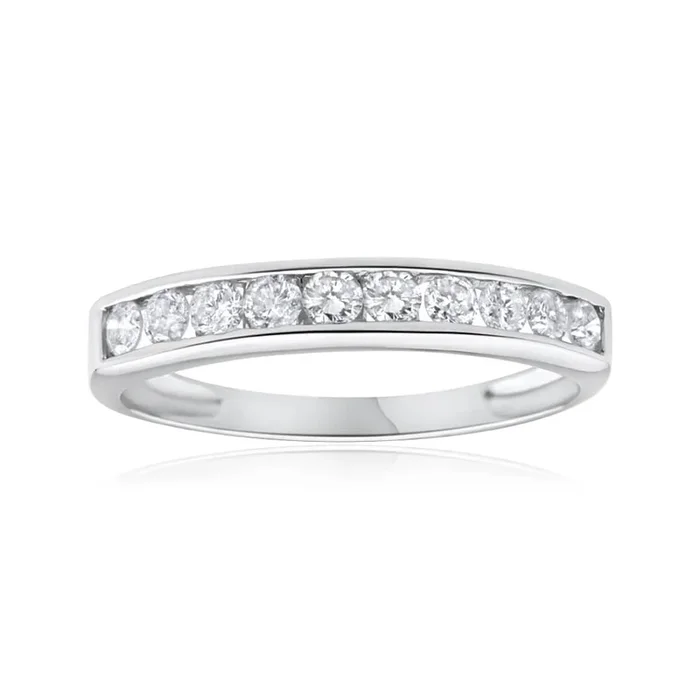 9ct White Gold Exquisite Diamond Ring