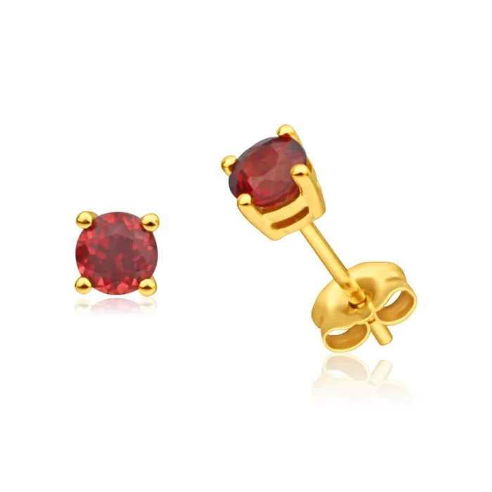 9ct Yellow Gold Garnet Stud Earrings