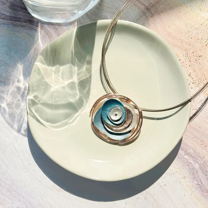 Abstract Layered Petal Necklace, Boho Style Custom Geometric Pendant, Multi Circle Pendant Necklace, Rose Gold Abstract Floral Jewelry Gift for Wife