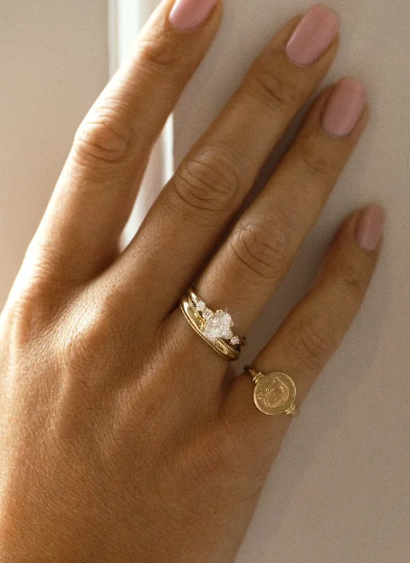 Alison oval diamond ring 14k gold