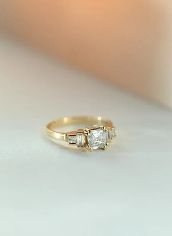 Alivia square cut diamond ring 14k gold
