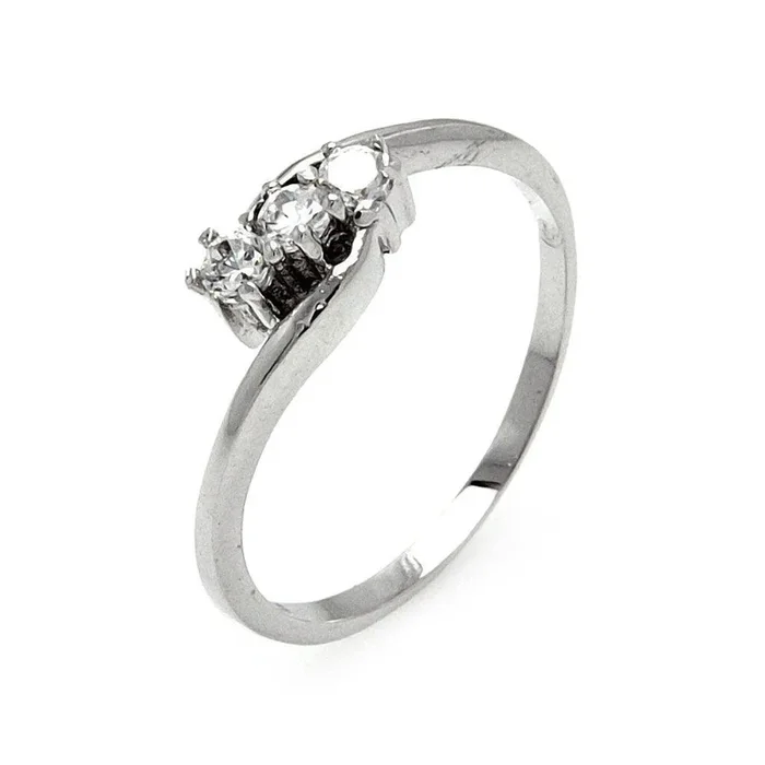Anillo giratorio de plata 925 chapado en rodio con 3 circonitas transparentes – BGR00544
