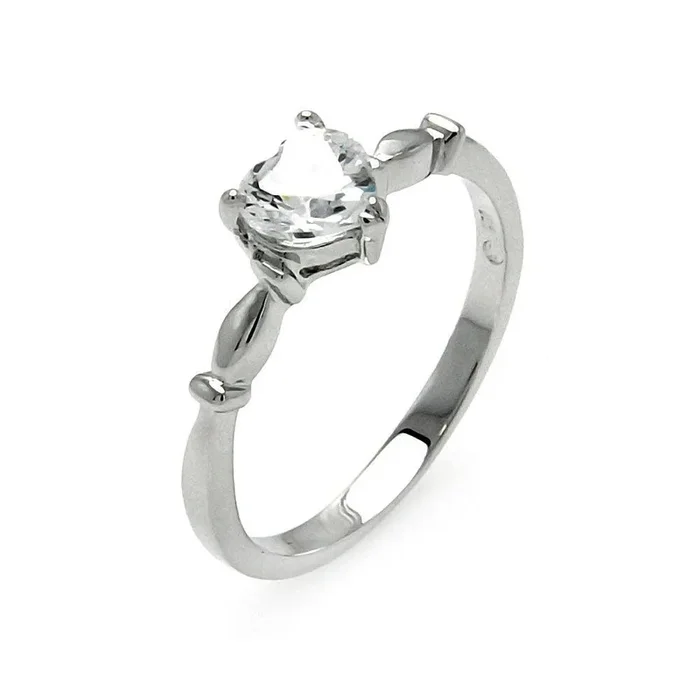 Anillo nupcial con circonita transparente y corazón chapado en rodio de plata 925 – BGR00521