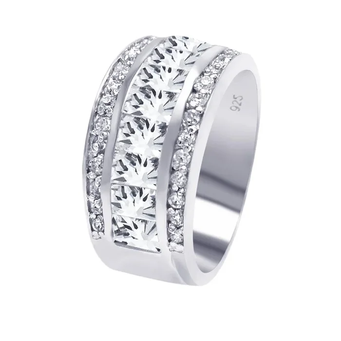 Anillo redondo con circonita cúbica transparente de medio canal chapado en rodio de plata 925 – AAR0042