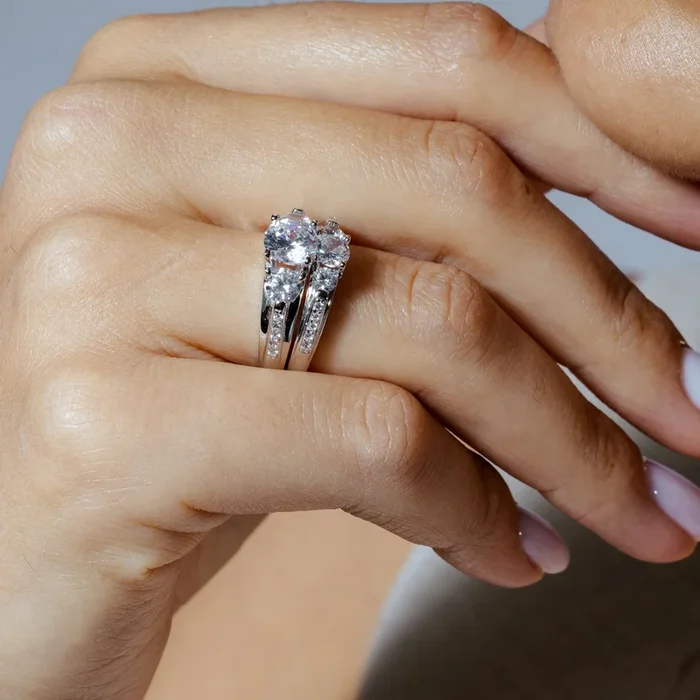 Anillos apilables de circonita cúbica en plata de ley 925 con baño de rodio – STR01018