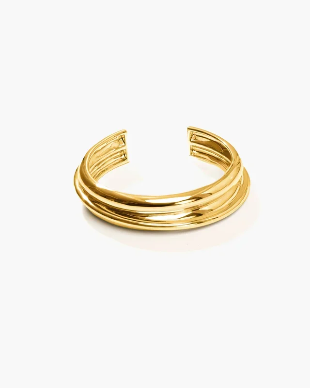 Armreifen-über-Armreifen in Gold