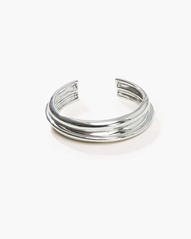 Braccialetti su braccialetti in argento