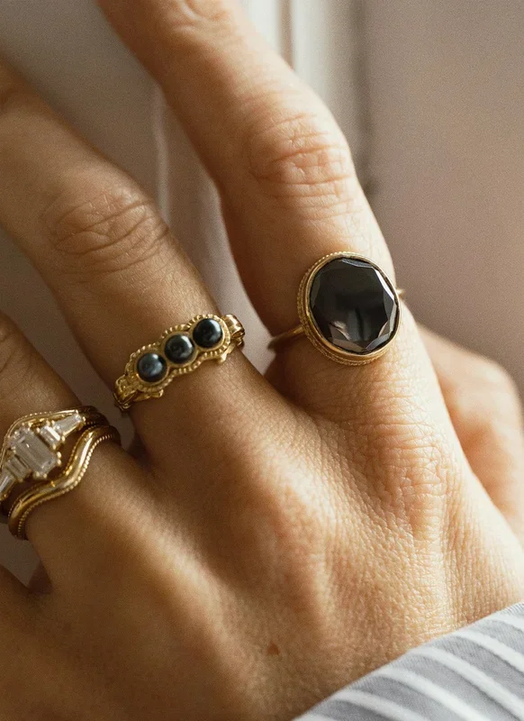Buffy hematite ring 14k gold