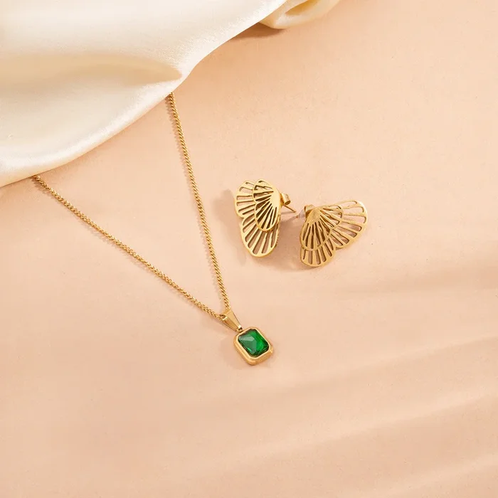 Classic Emerald Necklace & Butterfly Wing Stud Earrings Combo Set