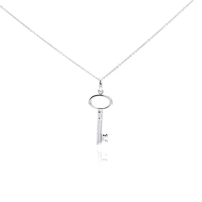 Collar con colgante de llave CZ transparente chapado en rodio de plata 925 – STP01002