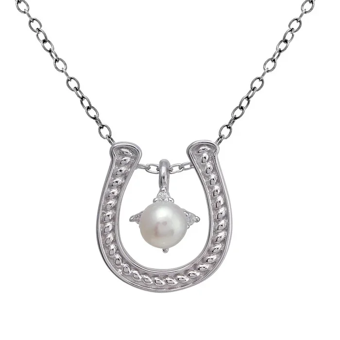 Collar de plata de ley 925 con baño de rodio transparente y perla central en forma de herradura – BGP01374