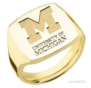 COLLEGIATE COLLECTION U of M 10K Yellow Gold Large Cushion Signet Ring with Block M Engraving