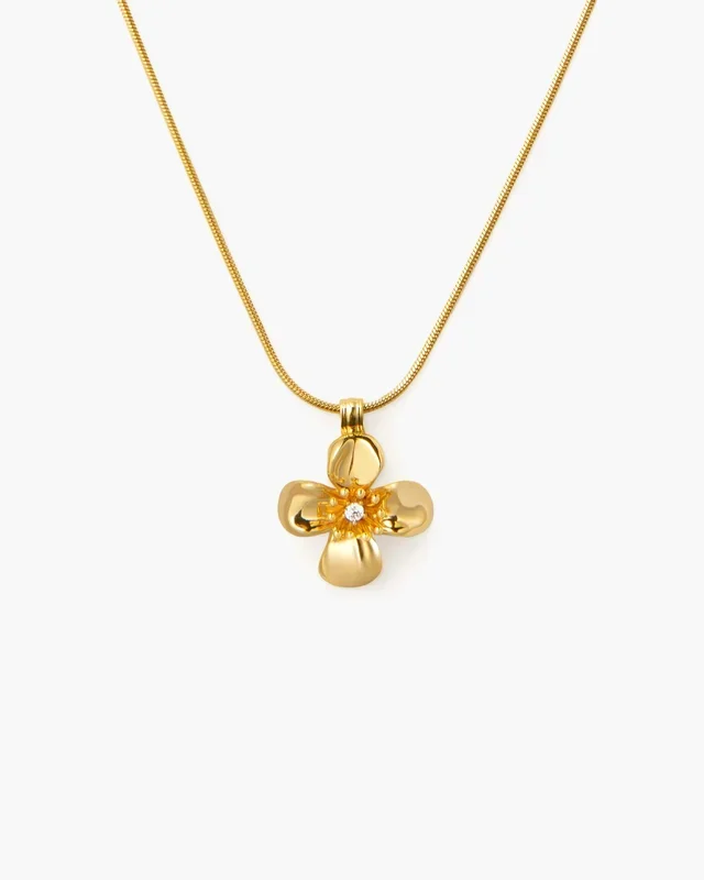 Cruz Flor Necklace