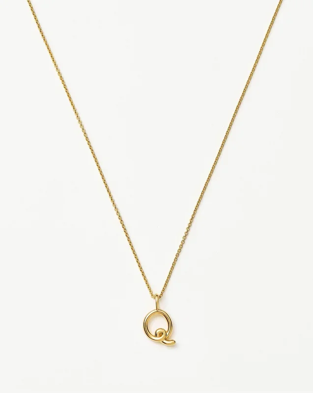 Curly Molten Mini Initial Necklace – Q | 18k Gold Vermeil