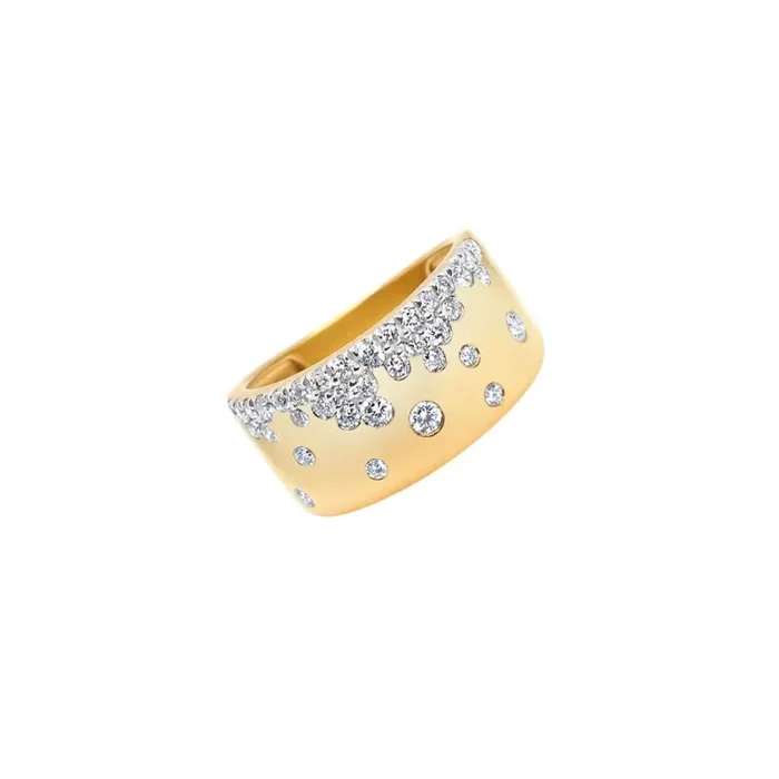 Diamond Stardust Ring in 18K Yellow Gold