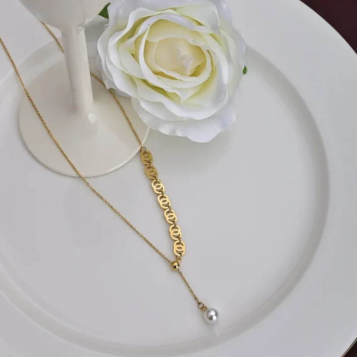 Double Round Geometric Dangling Pearl Necklace