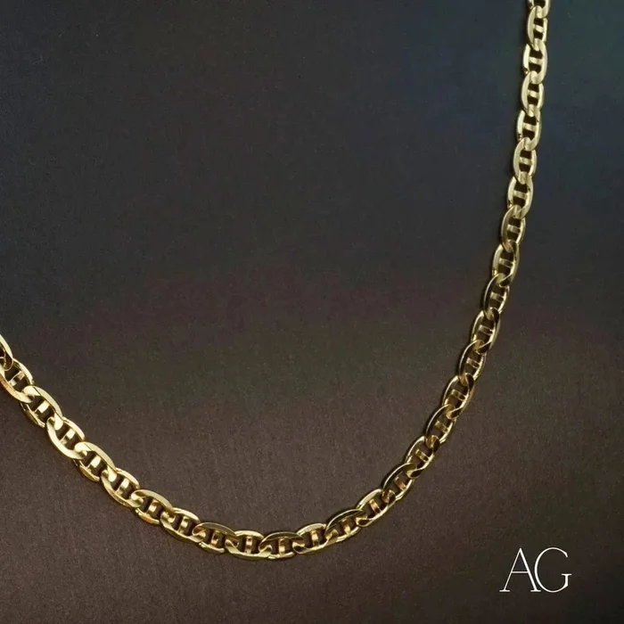 Elegant 18k gold anchor chain