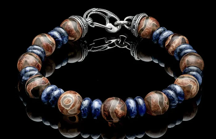 Enlightenment Beaded bracelet withTibetan agate, sodalite and Sterling silver