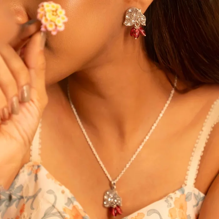 Essence Dual Leaf Kundan Pink Drop Necklace Set