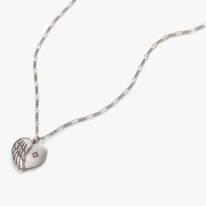 Family Forever’ Angel Wing Heart Pendant Necklace