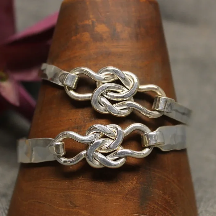 Friendship Knot 5mm Latching Bracelet