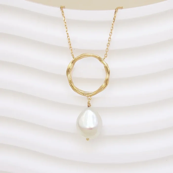 Gold-plated freshwater pearl Haya necklace