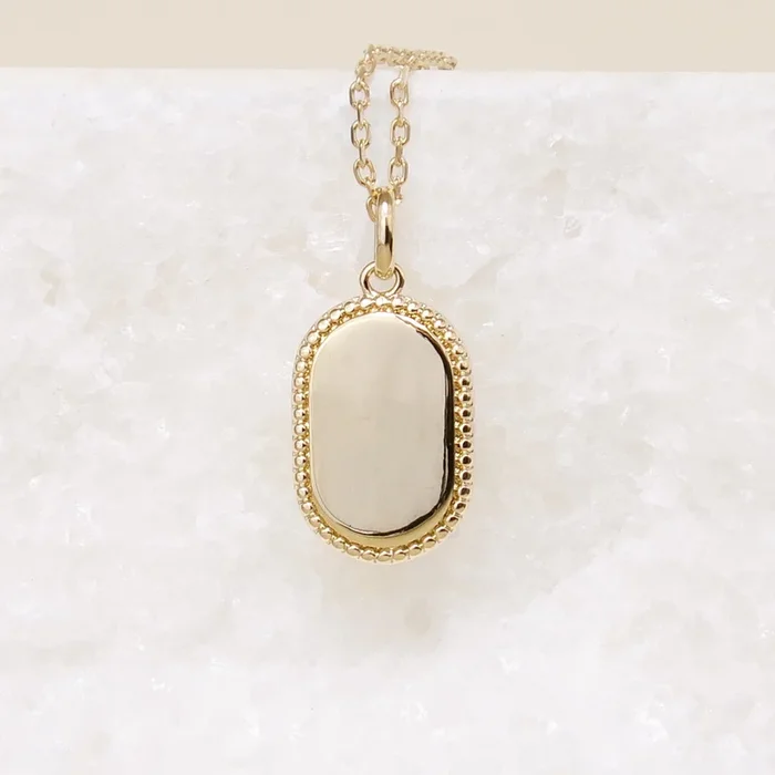 Gold-plated oval medal pendant to engrave