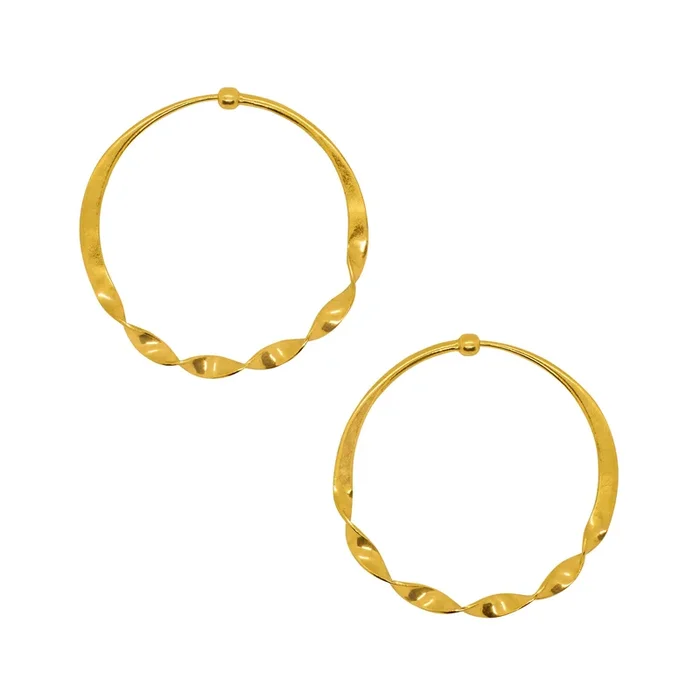 Half Twist Hoops in Gold – 1 1/2″