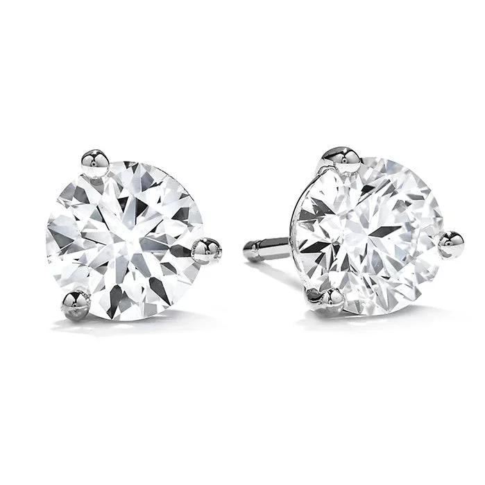 HEARTS ON FIRE Three Prong Studs