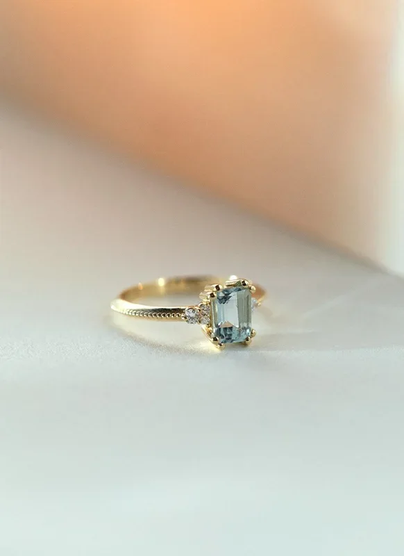 Judy aquamarine diamond ring 14k gold