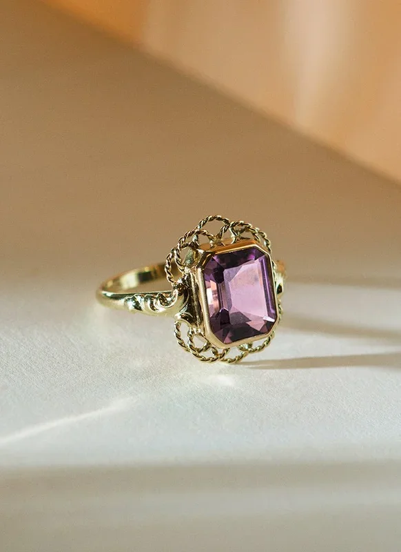 Leonis amethist ring 14k goud