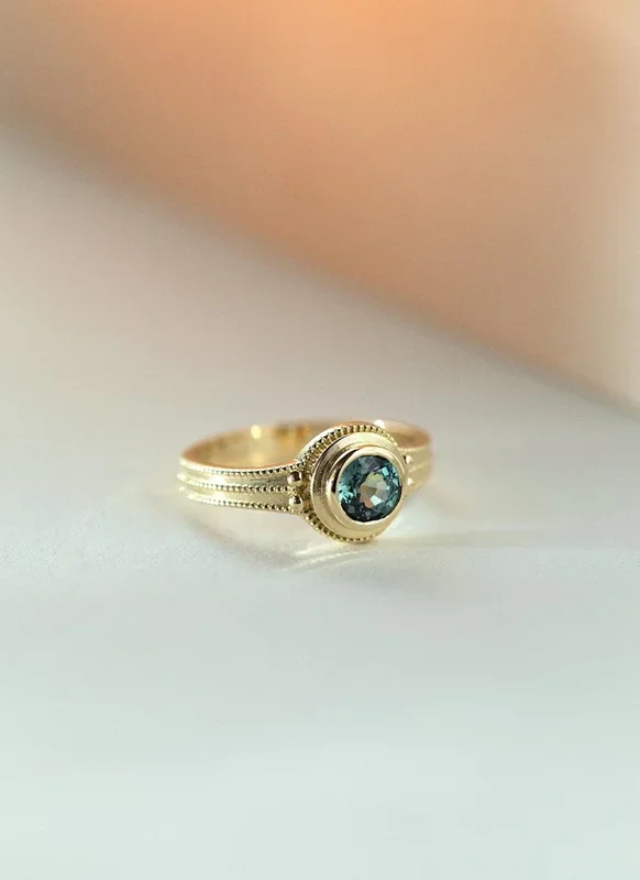 Limited Edition | Rumi green blue sapphire ring 14k gold