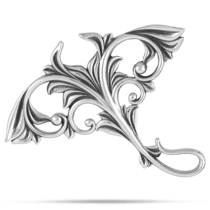 Living Heirloom Manta Ray Pendant in Sterling Silver – 63mm