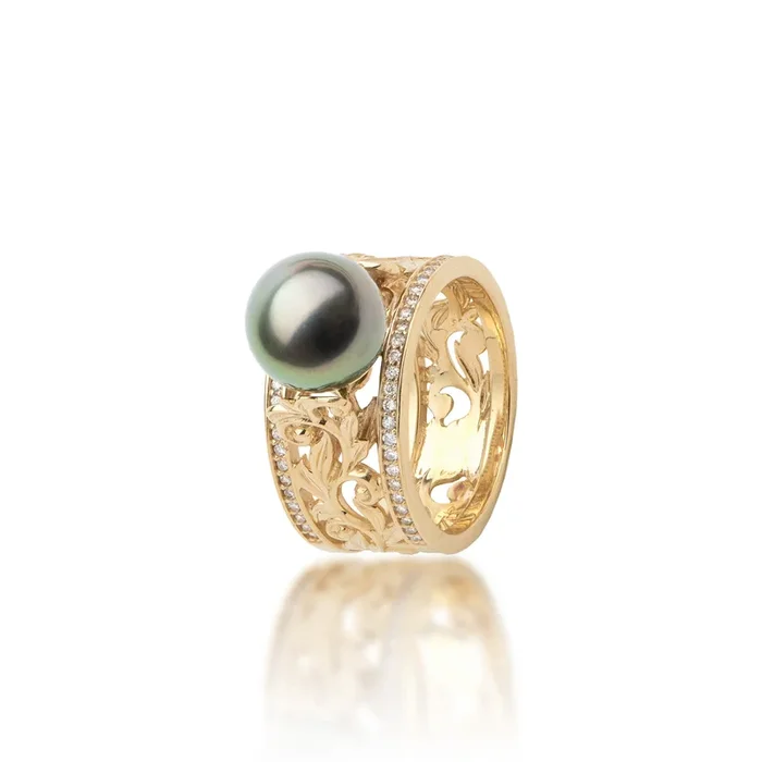Living Heirloom Tahitian Black Pearl Ring in Gold with Diamonds – 10mm