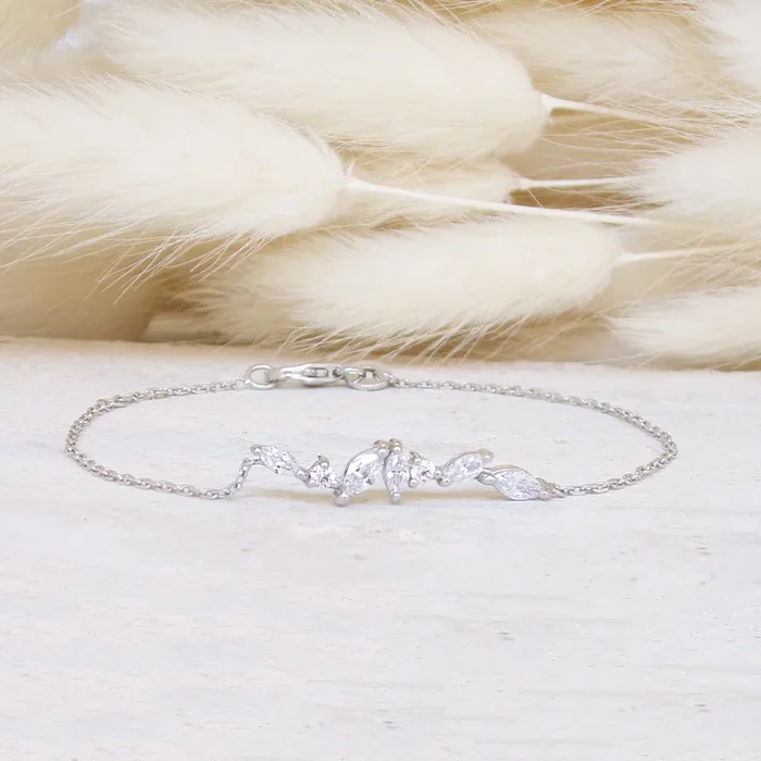 Luna bracelet 18cm with sparkling zircon petals sterling silver
