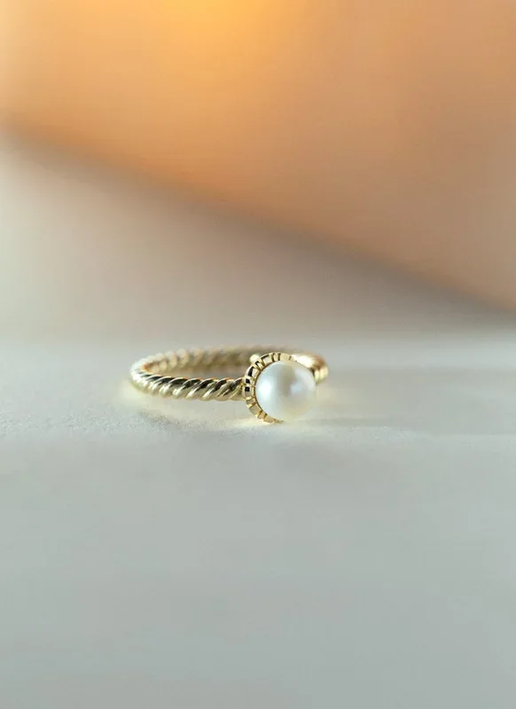 Marni pearl ring 14k gold