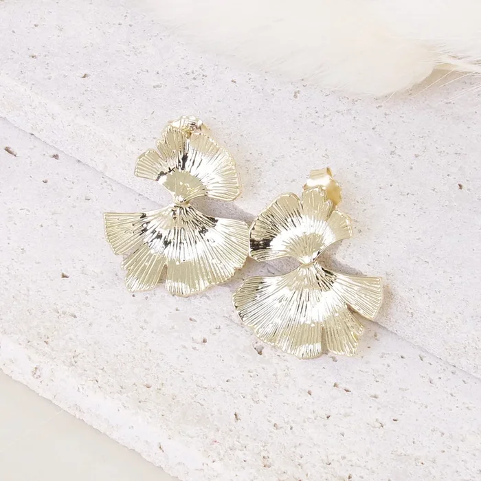 Mina earrings striated ginkgo leaf gold-plated