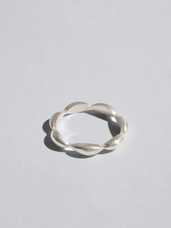 Navina Ring