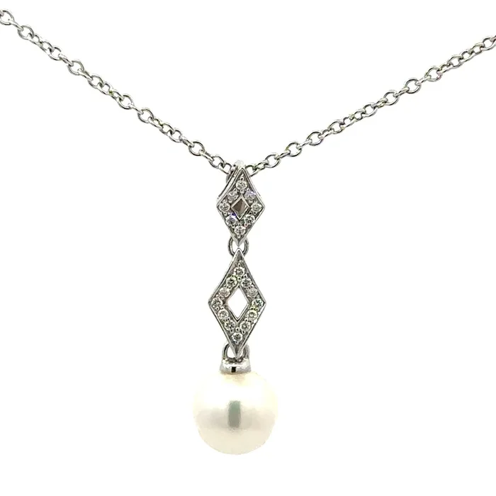 PENDANTS – PEARL