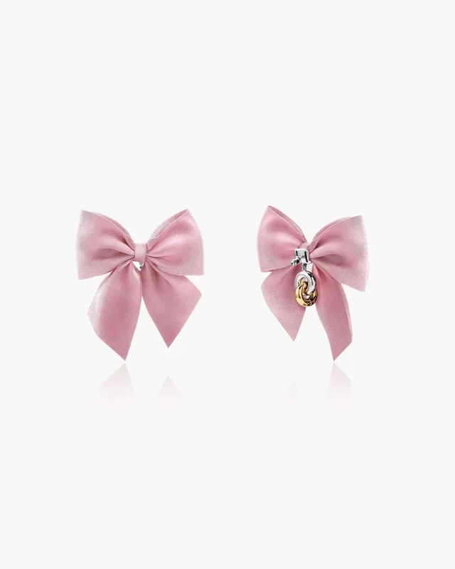 Pendientes con lazo rosa