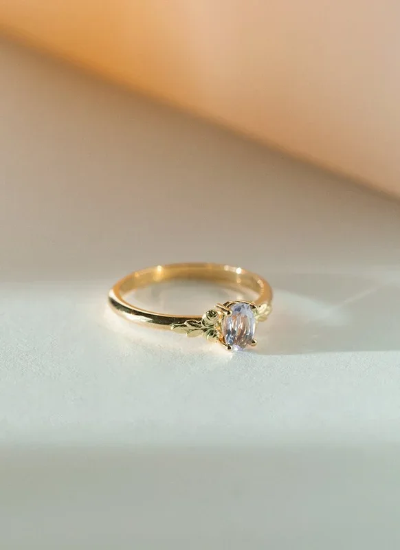 Pippa maankwarts ring 14k goud