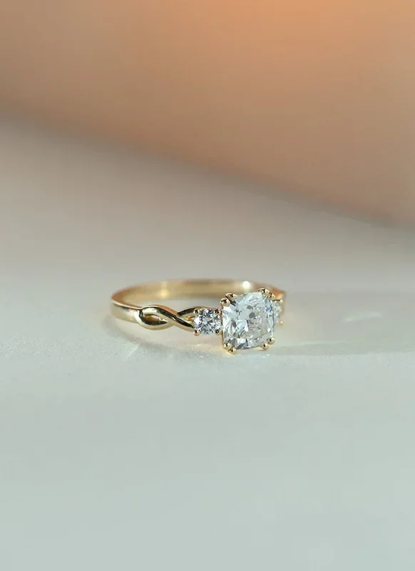 River cushion cut diamond ring 14k gold