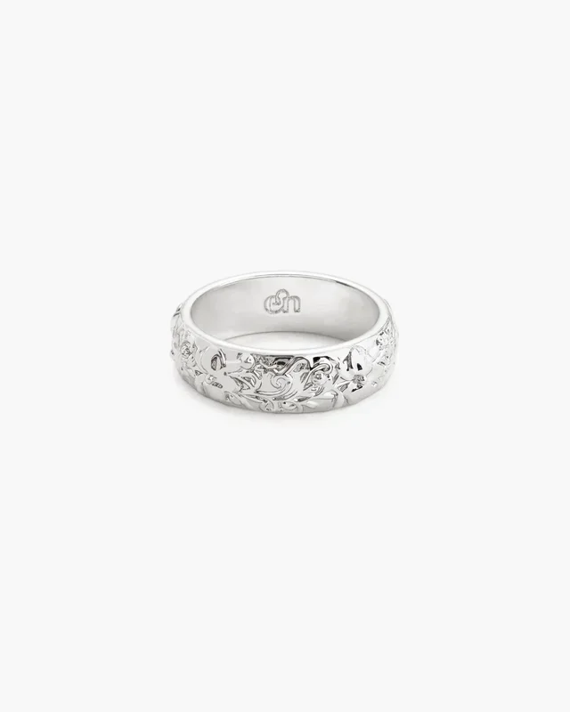 Sérénade de Bague d’Orchidée Argentée