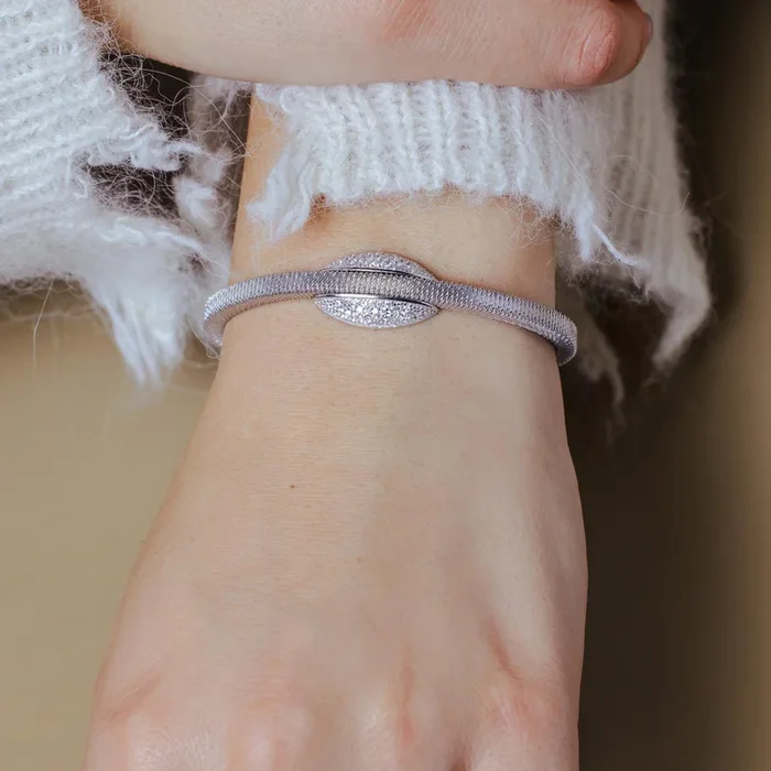Silver 925 Rhodium Plated Italian Bangle Bracelet with Oval Center Design – ECB00015RH