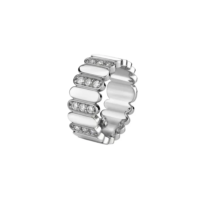 So Shocking Première Fois ring in white gold and diamonds – Lepage